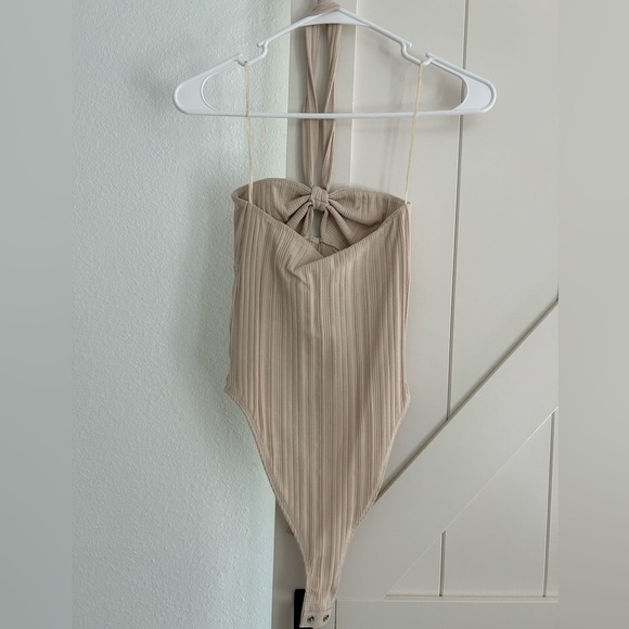 Zara Beige Ribbed Halter Bodysuit NWT - Picture 3 of 4